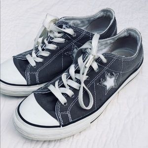 Canvas Gray and white star converse tennis shoes 7